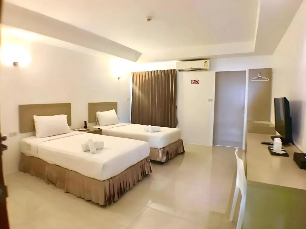 Трат: Trat Center Hotel