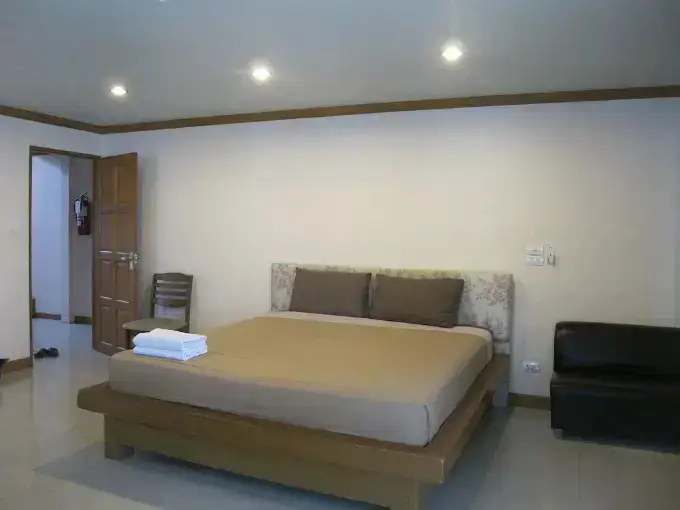 Паттайя: Rouge Service Apartment