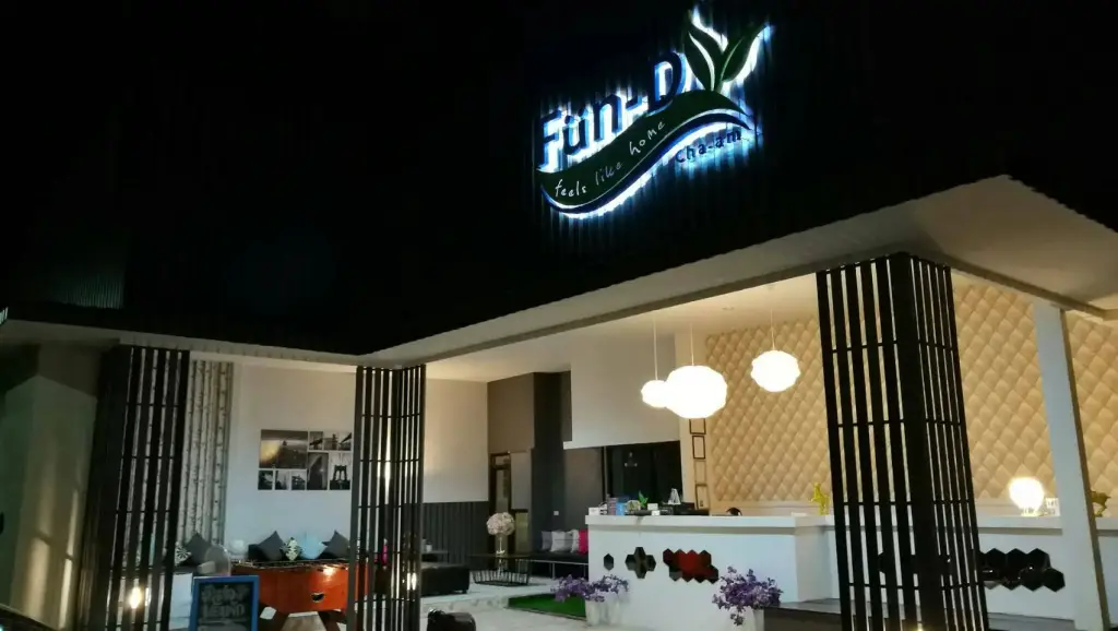 Чаам: Fun-D Hotel