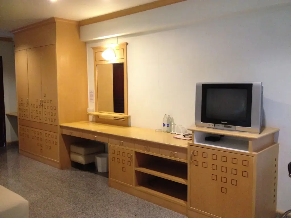 Сурин: Maneerote Hotel Surin
