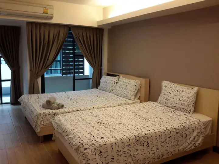 Патхумтхани: Woodroof Residence Rangsit