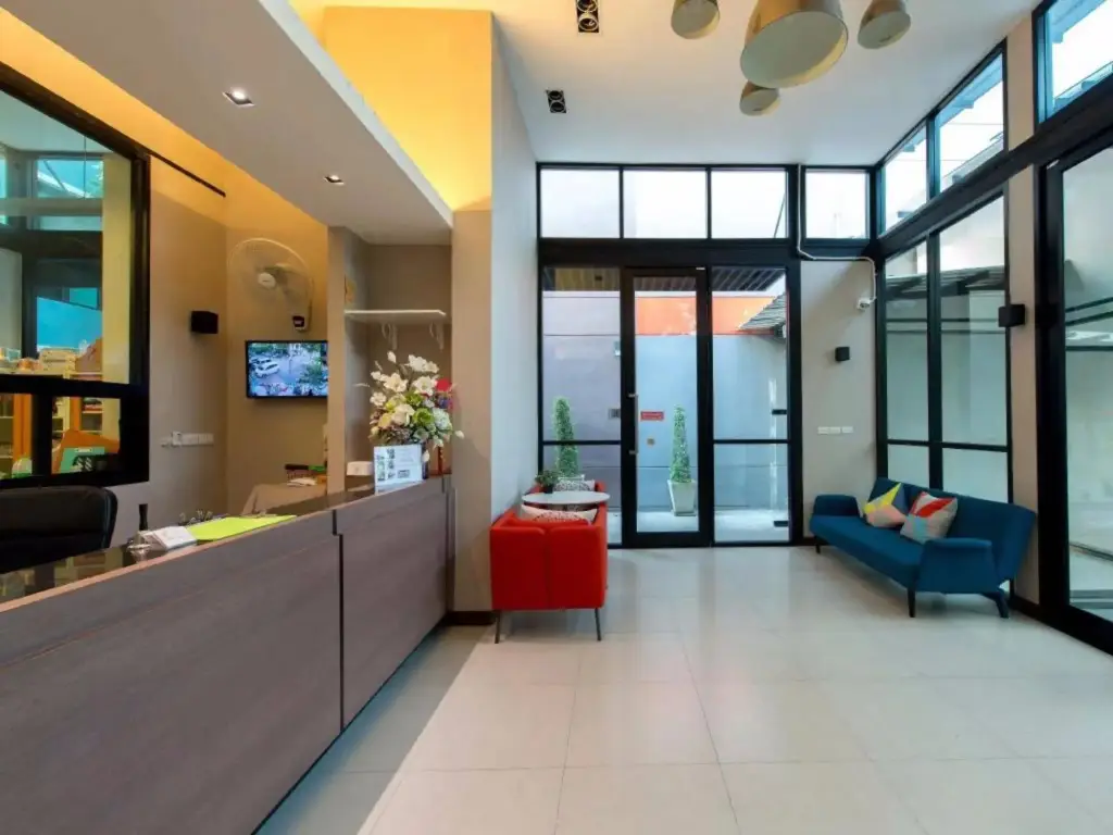 Патхумтхани: Woodroof Residence Rangsit