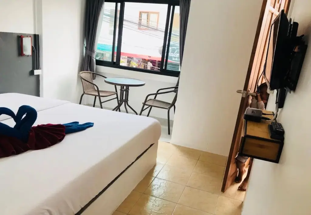 Мэй-Хаад-Бэй: Booking Center Guesthouse