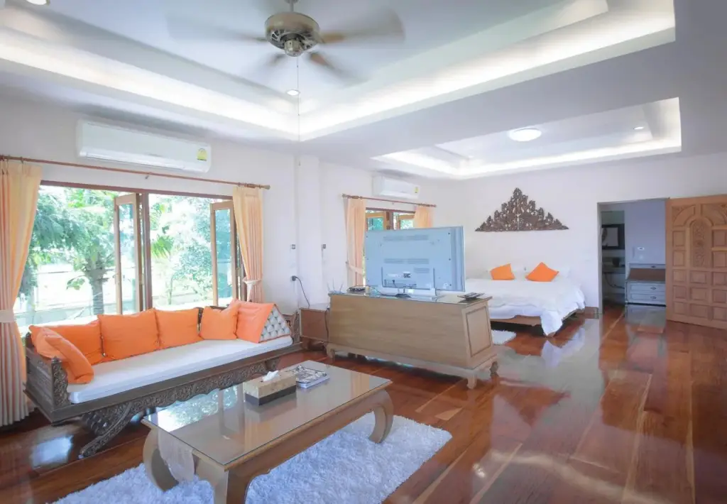 Дем Банг Нанг Буат: Tharnrarin Villa Suphan Buri
