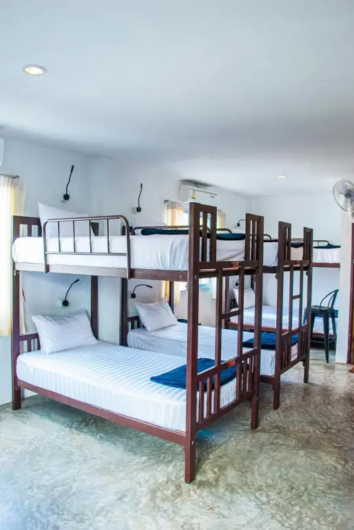 Остров Тау: The CK Hostel