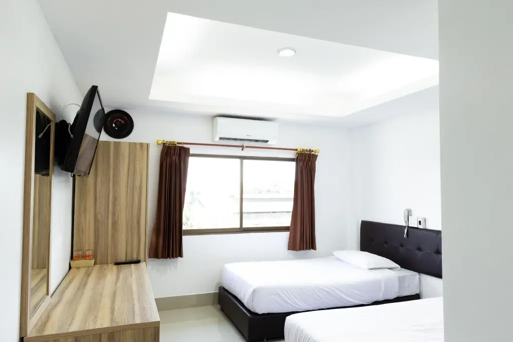 Пхра-Прадэнг: Rimnam Hotel Suk Sawat 70