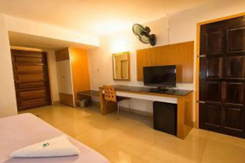 Садао: Satit Hotel