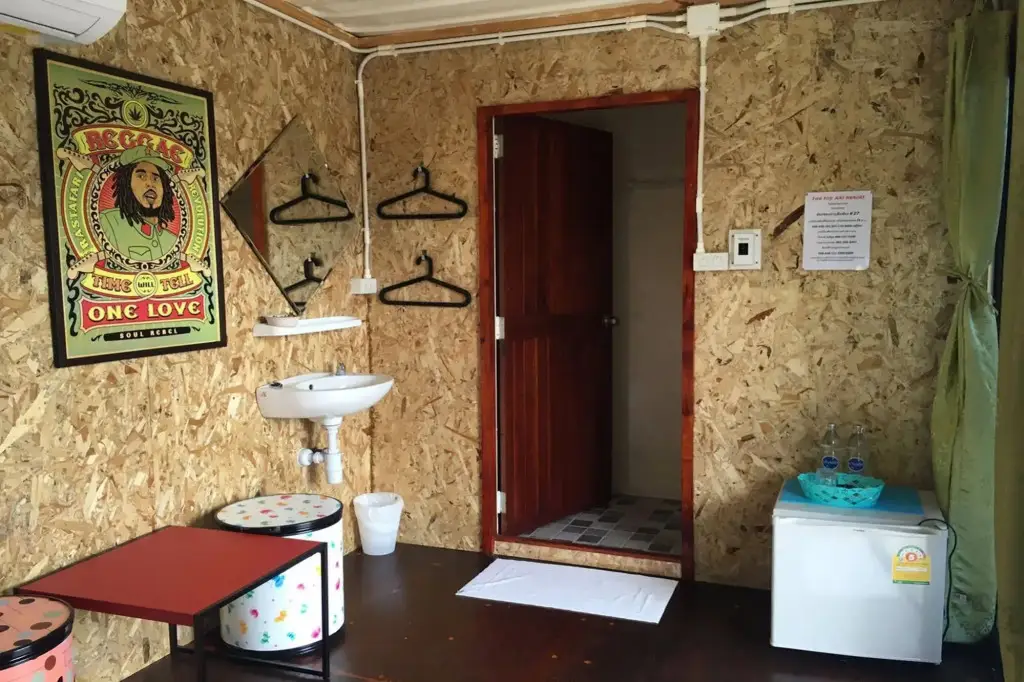 Клаенг: The Toy Art Resort