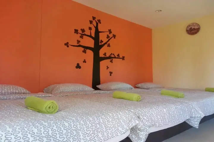 Клаенг: The Toy Art Resort