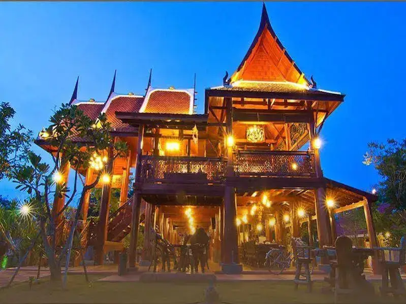 Бангламунг: Bueng Bua Thong