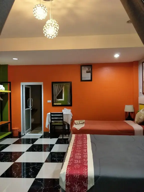Транг: Raiwin Place