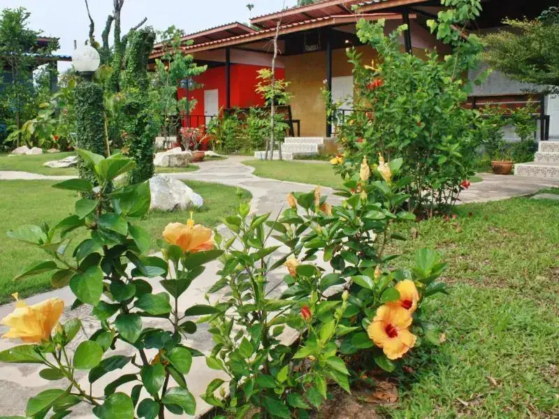 Кханонгпхра: Banruamnamjai Khao Yai
