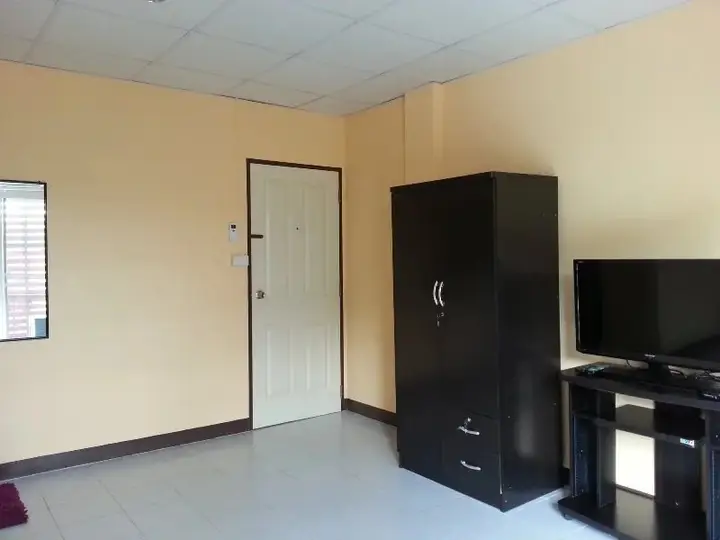 Бангкок: Baanyai Apartment