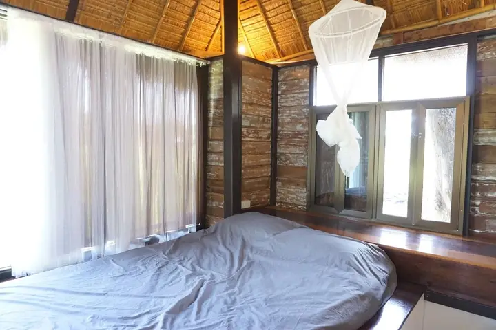 Утхай-Тхани: The Sun House Uthai Thani