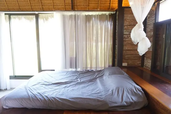 Утхай-Тхани: The Sun House Uthai Thani