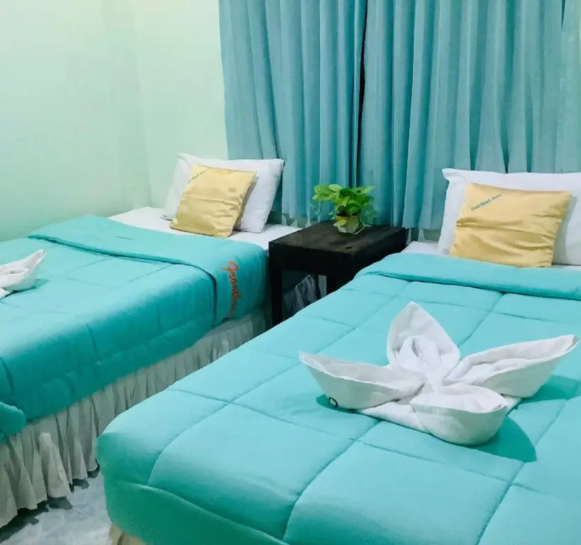Пранбури : Front Beach Hotel