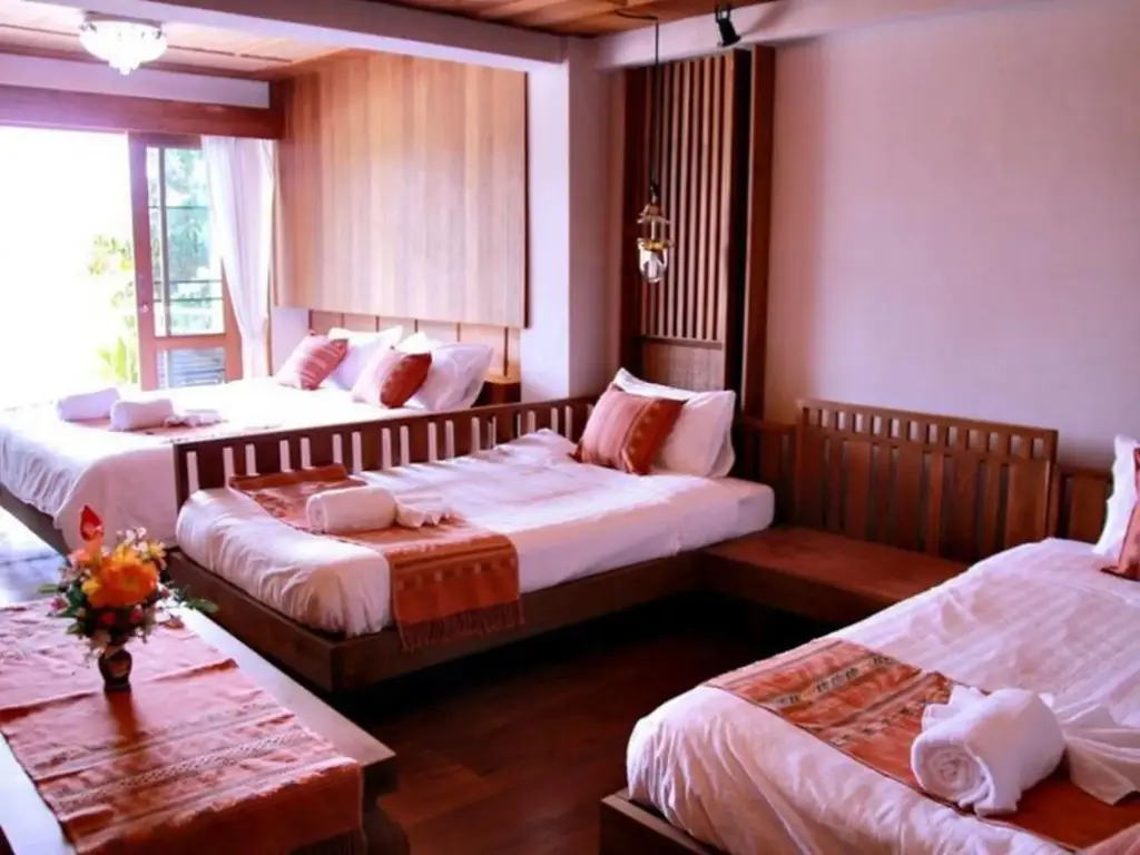 Мае-Сарианг: River Bank Resort