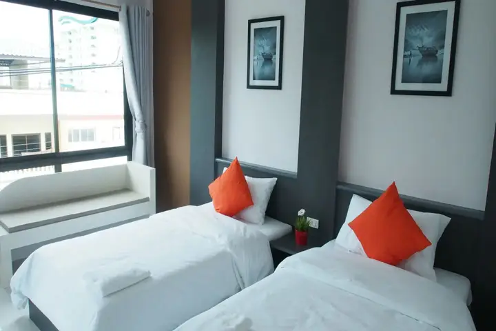 Районг: Kawana Hotel