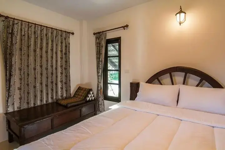 Маха Сарахам: Tong Hotel