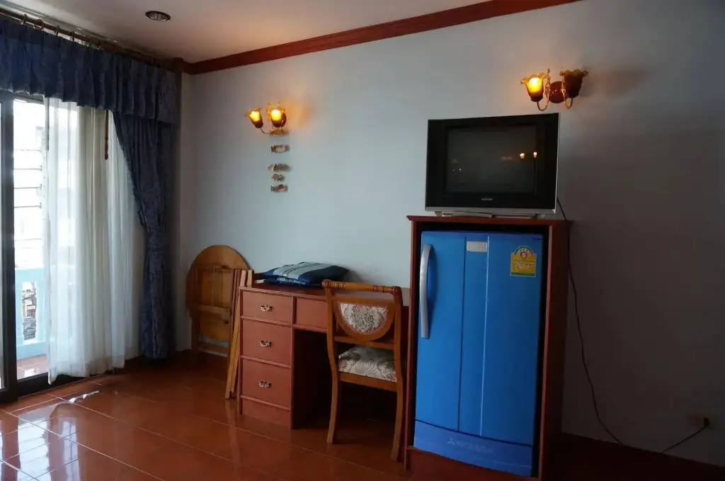 Чаам: Dee-Lek Guesthouse and Restaurant