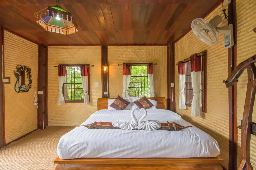 Лампхун: Phu Proud Resort
