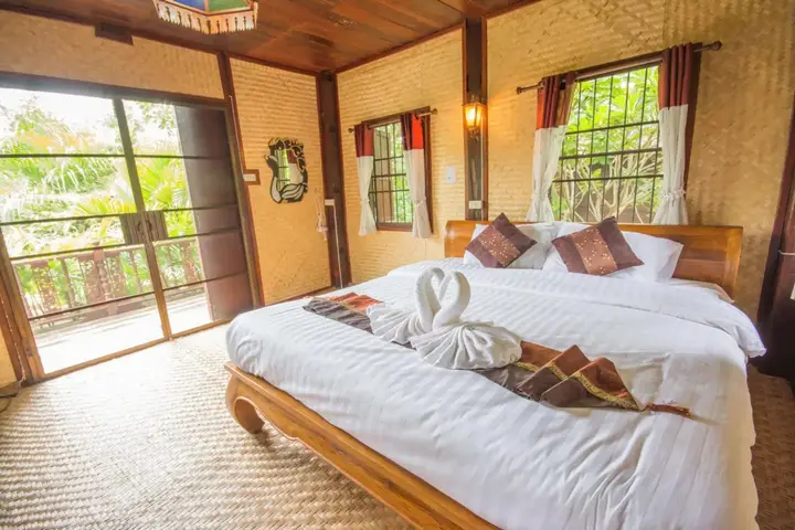 Лампхун: Phu Proud Resort