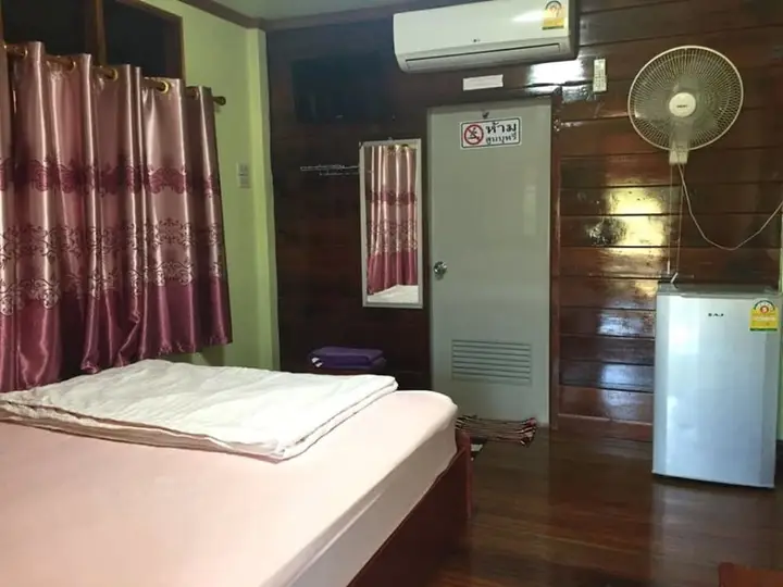 Нанг-Ронг: Ruenmai Homestay Lahansai