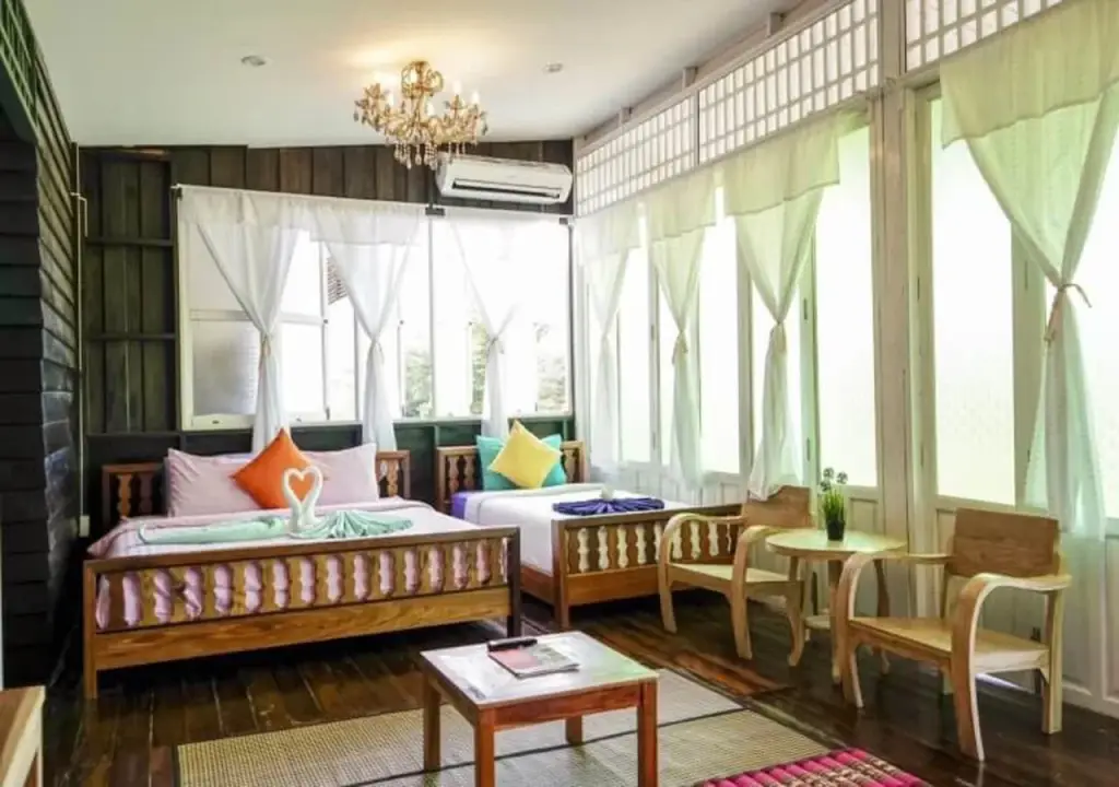 Столичный район Чантхабури: At Rimnam Chan Hostel