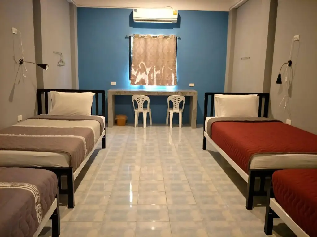 Краби: The Moment Hostel
