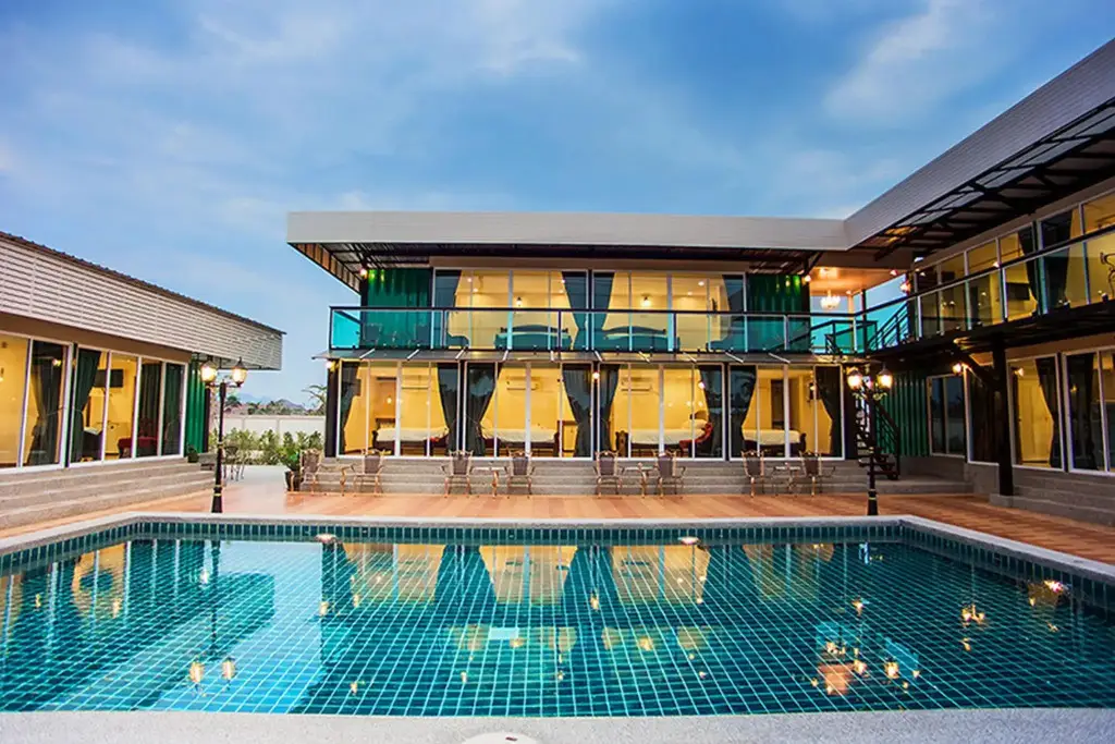 Чаам: Royal Graces Pool Villas