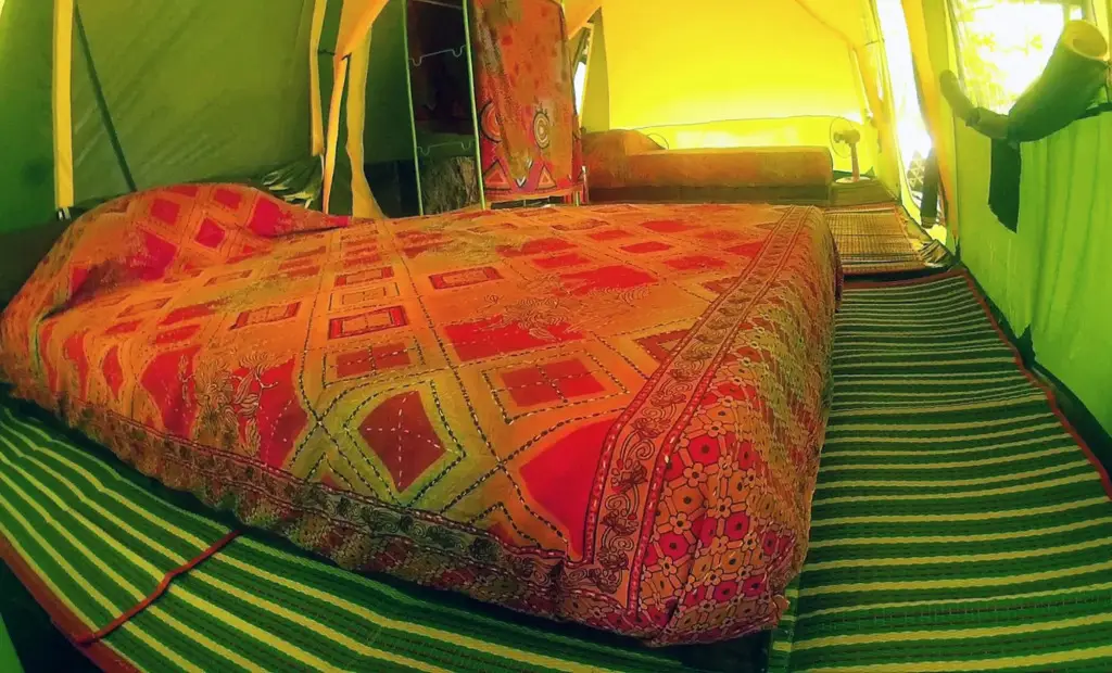 Ко Паям: Flower Power Village