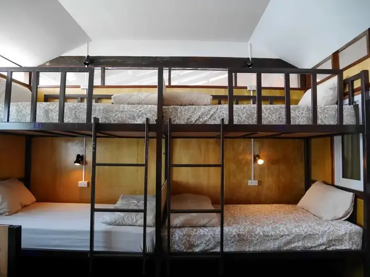 Ланта: At Pier Hostel Lanta