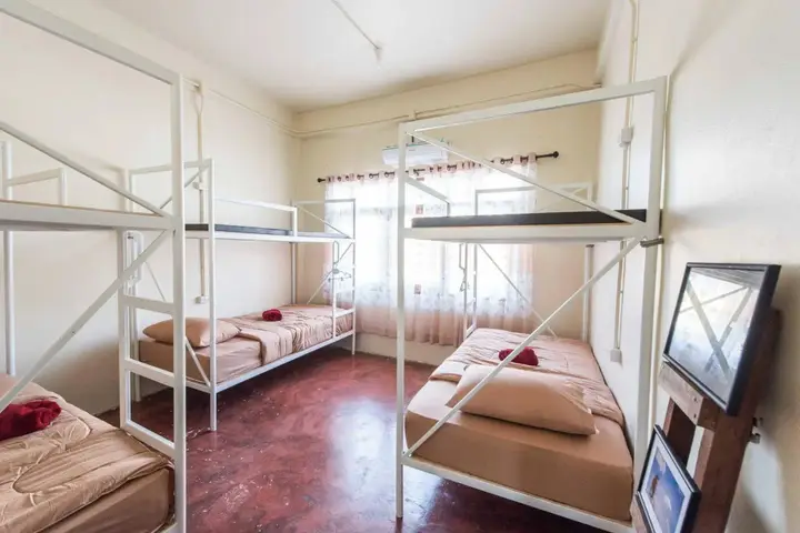 Нонг Кхон Кванг: Oldie and Sleepy Hostel