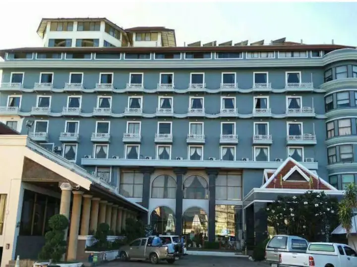 Кхэм Сон: Lom Sak Nattirat Hotel