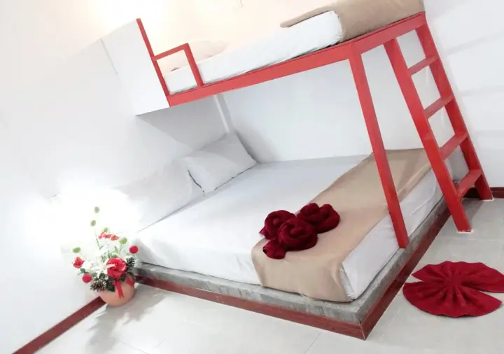 Ланта: Asleep Hostel