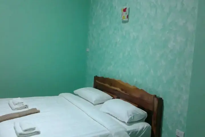 Сисакет: The Green Hotel