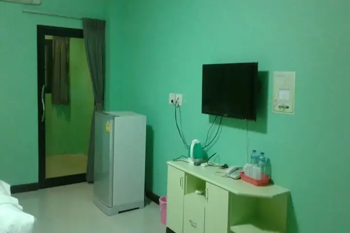 Сисакет: The Green Hotel