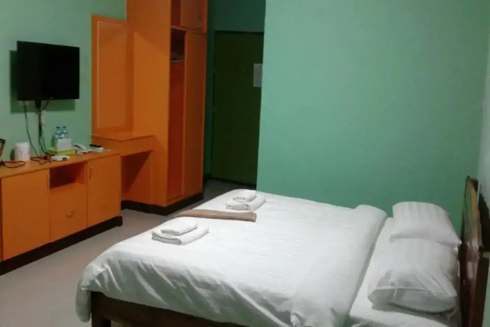 Сисакет: The Green Hotel