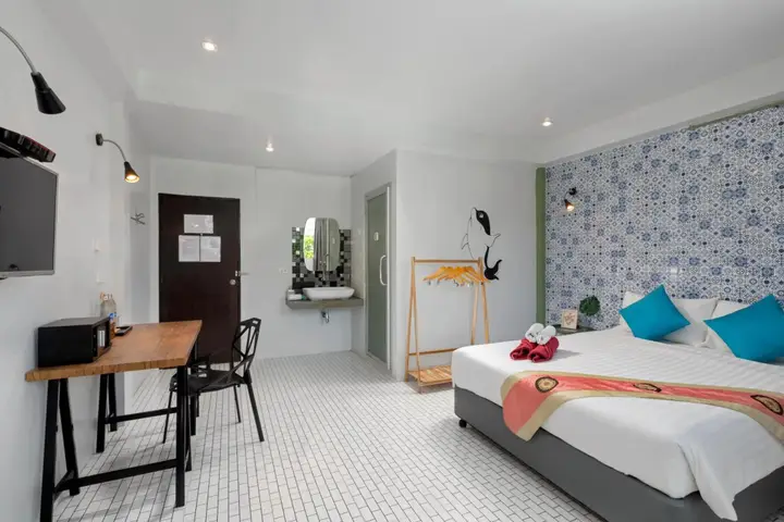 Кату: Hip Hostel