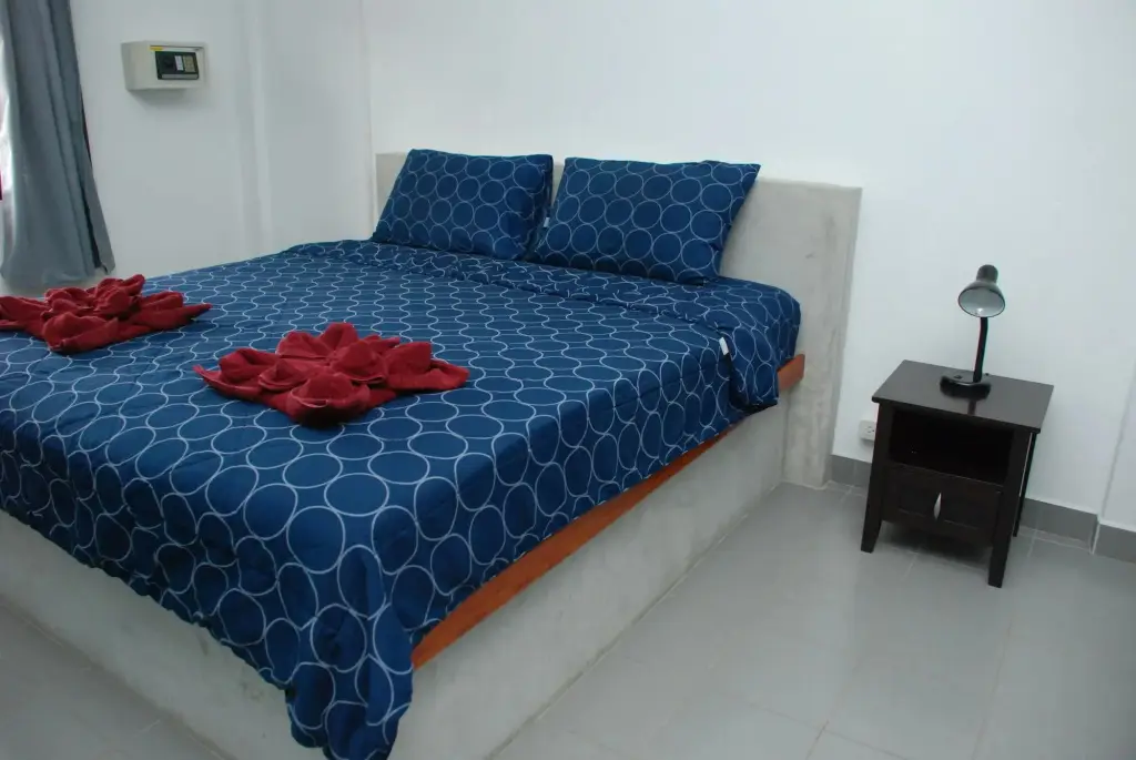 Чаам: Sea & Sand Guesthouse and Restaurant