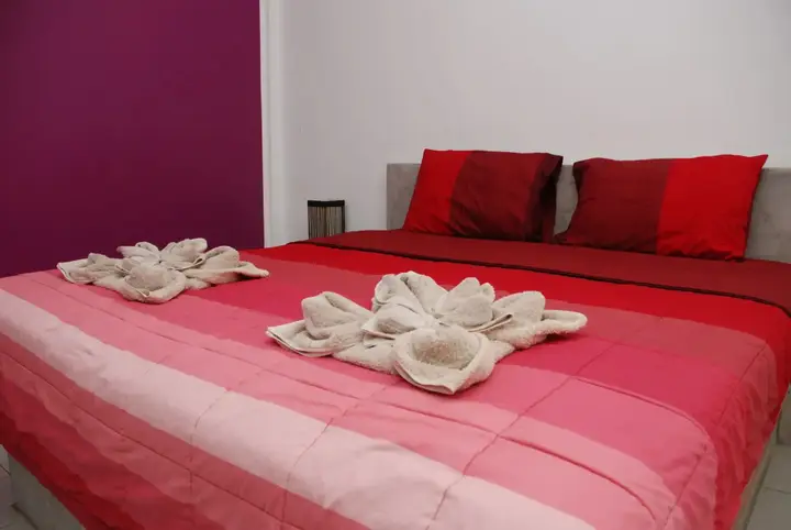 Чаам: Sea & Sand Guesthouse and Restaurant