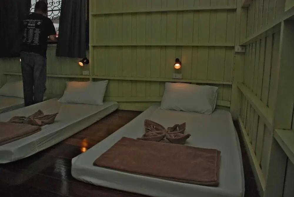Пхетчхабури: ME HUG Hostel&Restaurant