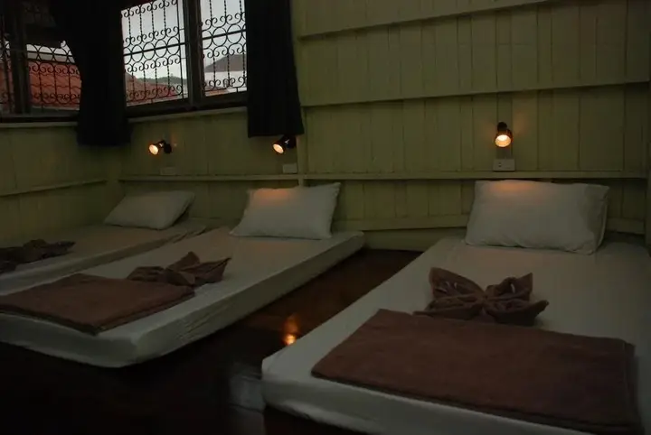 Пхетчхабури: ME HUG Hostel&Restaurant