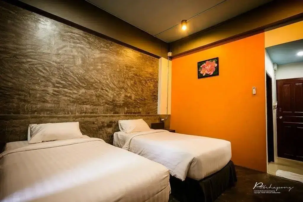 Сисакет: Pornsiri Hotel Sisaket