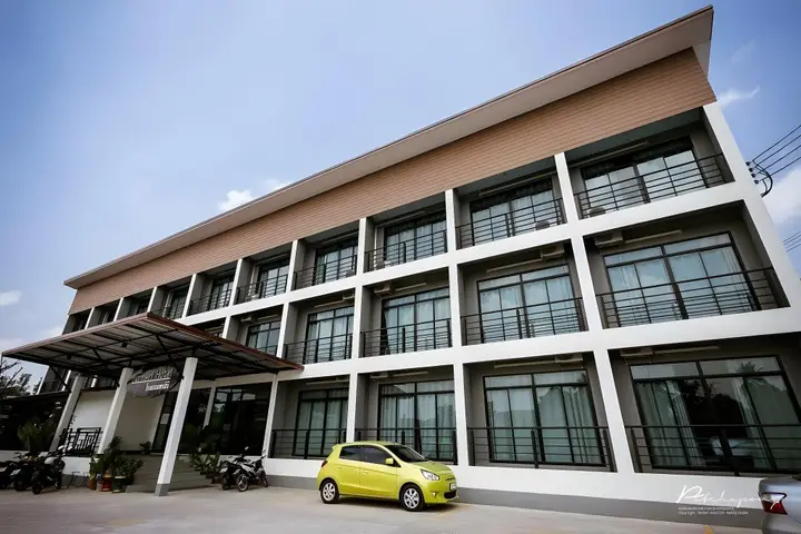 Сисакет: Pornsiri Hotel Sisaket