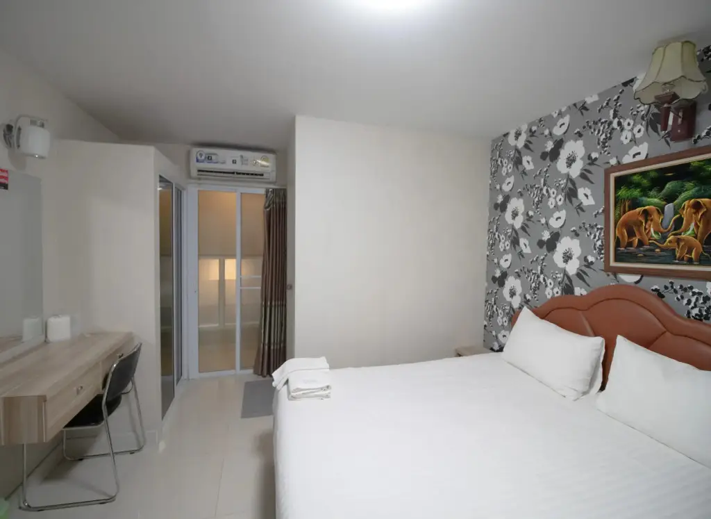 Кхлонг-Янг: Kun Hotel