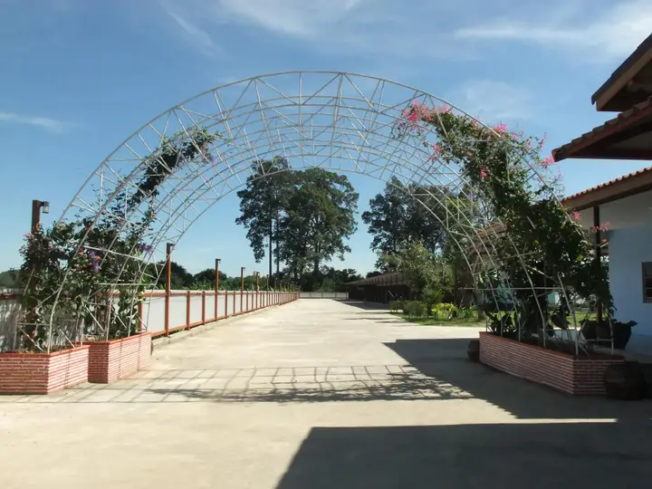 Пха Йу Ха Кхи Ри: Chao Phraya Home