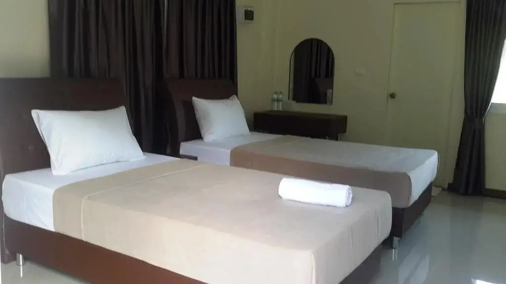 Нонг Нам Дэнг: Petch Jed Sao Noi Resort