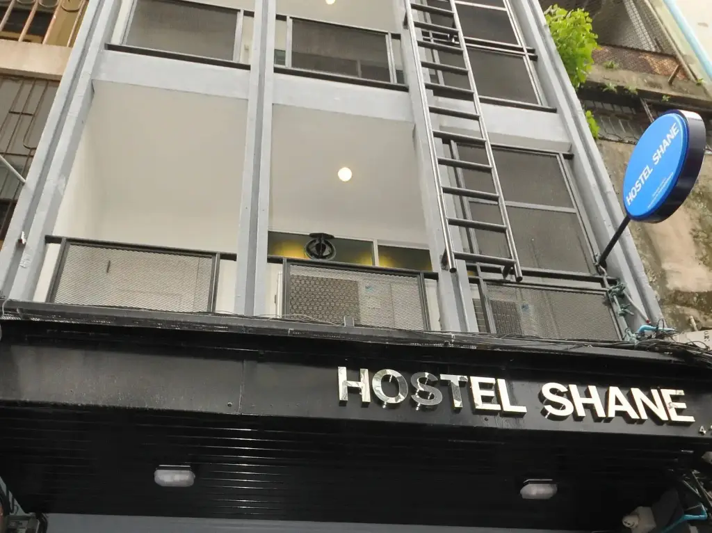 Lit Up Hostel & Gallery — фото 1