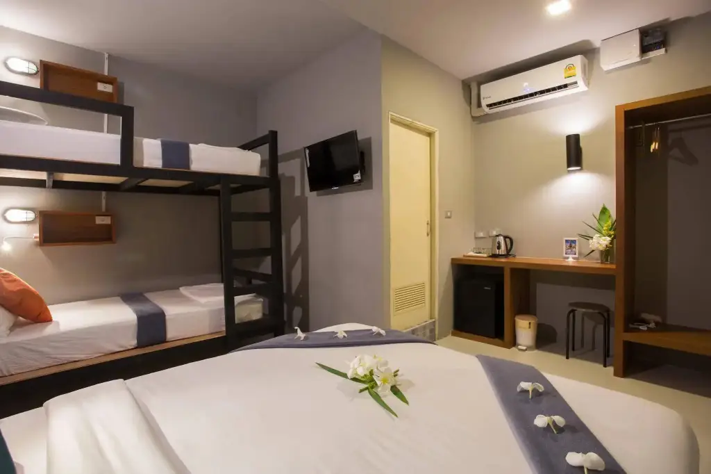 Краби: Holiday Station Hostel